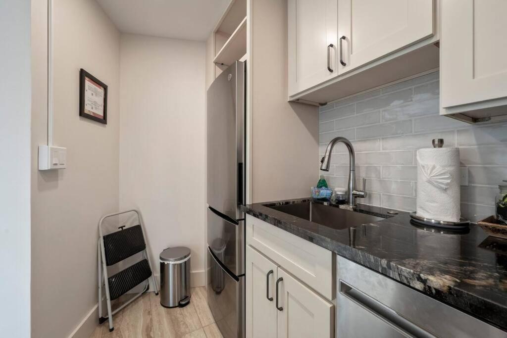 Kahana Hale Ono Loa 403- Top Floor, Ocean View, & Complete Modern Remodel 아파트 외부 사진